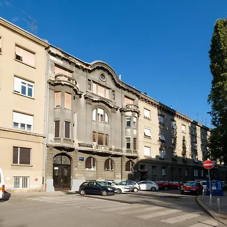 Lucky Place Apartman *